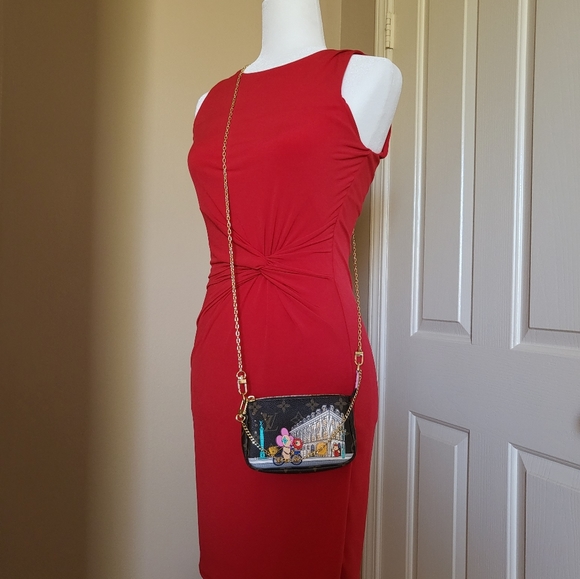 NEW 2022 authentic Louis Vuitton Xmas animation limited edition mini pochette - Picture 6 of 14